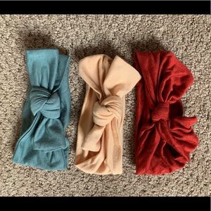 Spearmint Love bows 0-6m